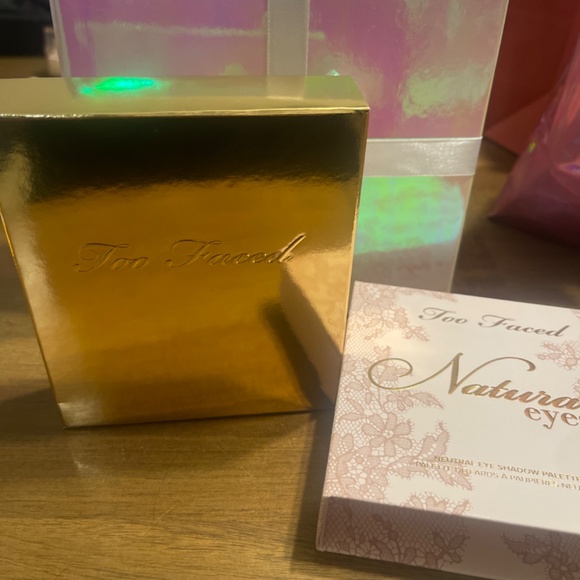 Too Faced Natural Eye Palette - Picture 3 of 5